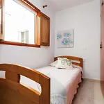 In Cristianos- Anita Del Mar * أرونا