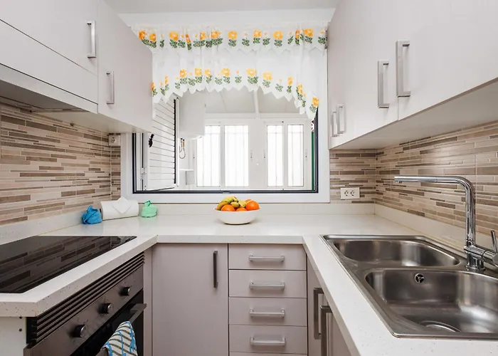 In Cristianos- Anita Del Mar